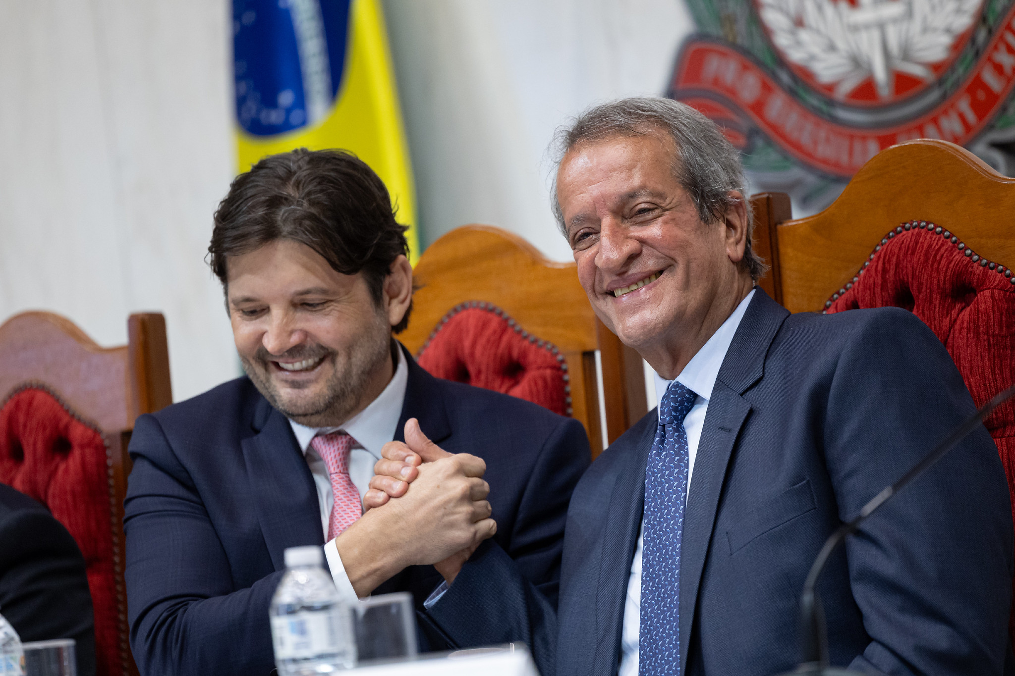 Imagem ilustrativa sobre Valdemar elege um culpado por público reduzido em ato de Flávio no Rio