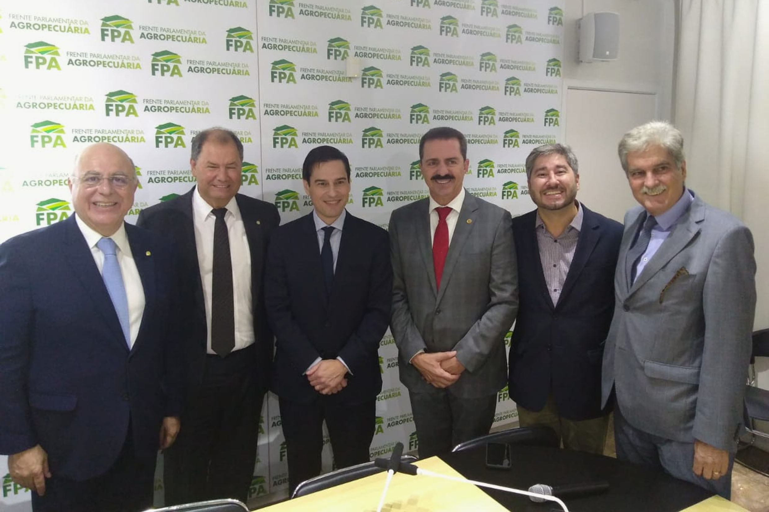 DEPUTADO ITAMAR BORGES VISITA ETEC PHILADELPHO GOUVÊA NETTO E BUSCA  SOLUÇÕES PARA CLIMATIZAÇÃO DE SALAS DE AULA - Itamar Borges - Deputado  Estadual