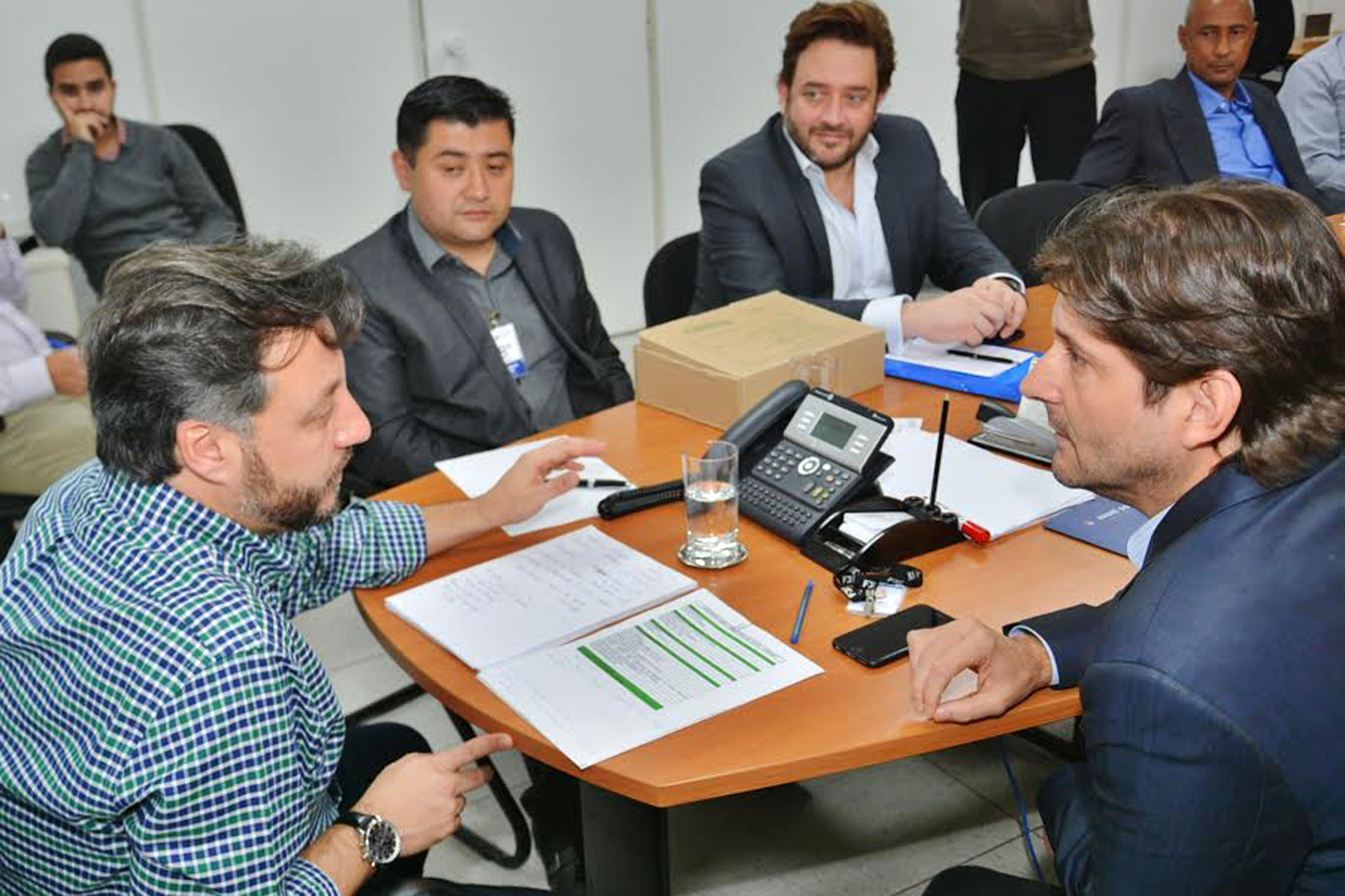 Deputado André do Prado e prefeito de Suzano debatem construção de creche