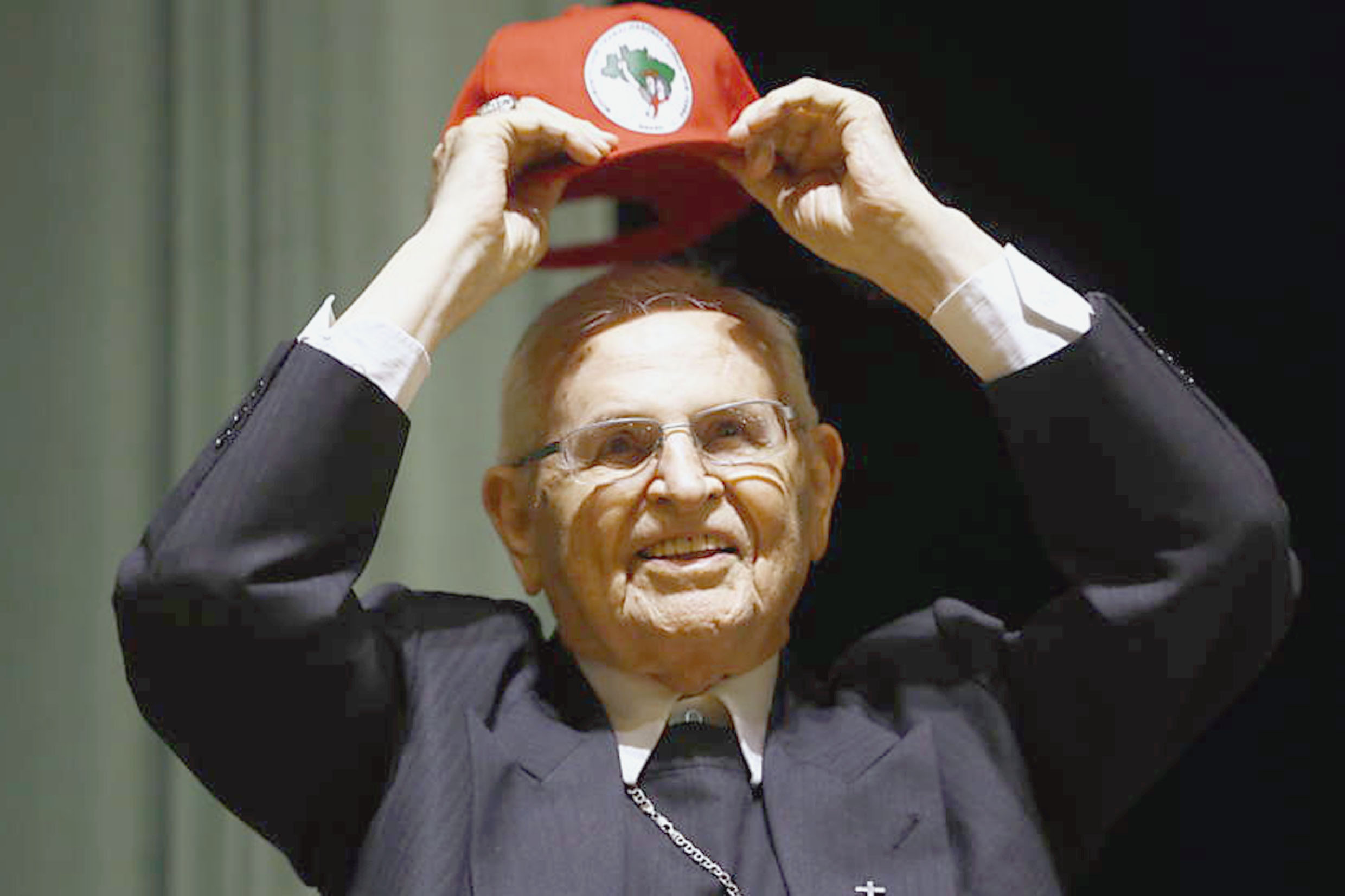 Aprovado projeto que homenageia dom Paulo