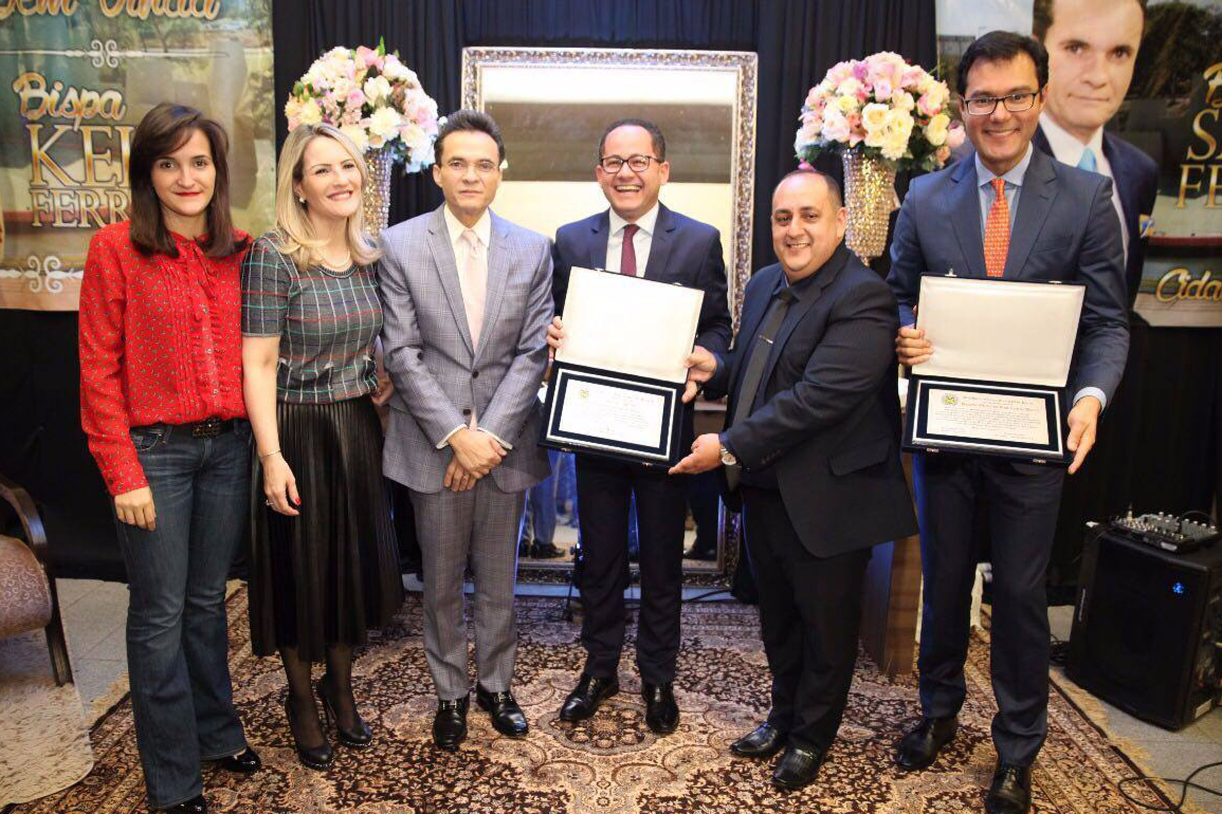 Sessão de homenagens na cidade de Bauru