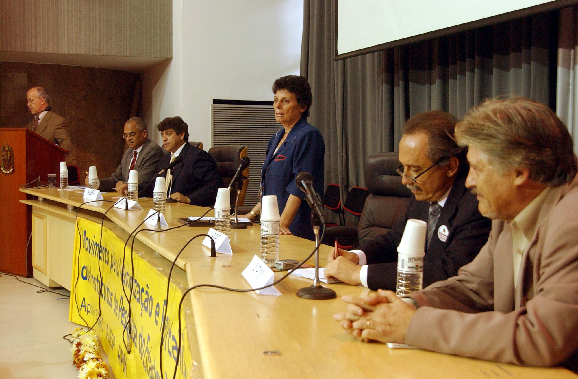 Situação dos institutos de pesquisa discutida em seminário